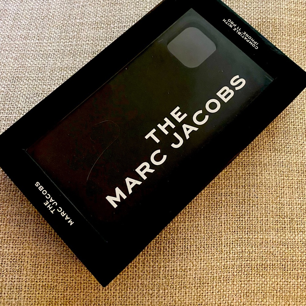 Genuine Marc Jacob’s 11 XR Ordered wrong size, never used ever